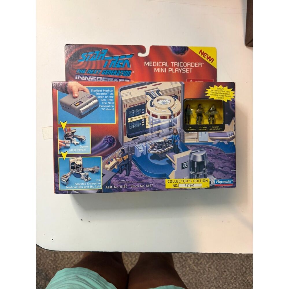 1995 Playmates Star Trek TNG Innerspace Medical Tricorder Mini Playset